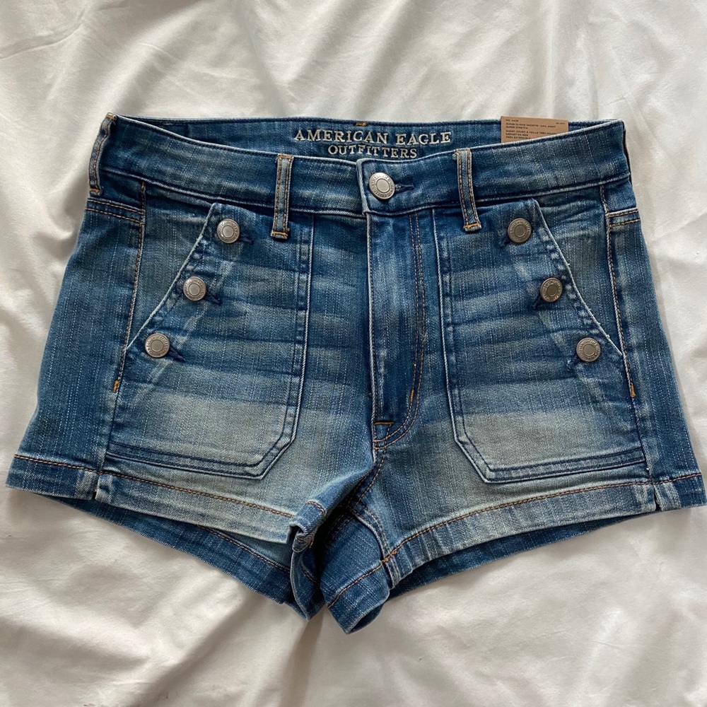stylish multi-button high rise shorts